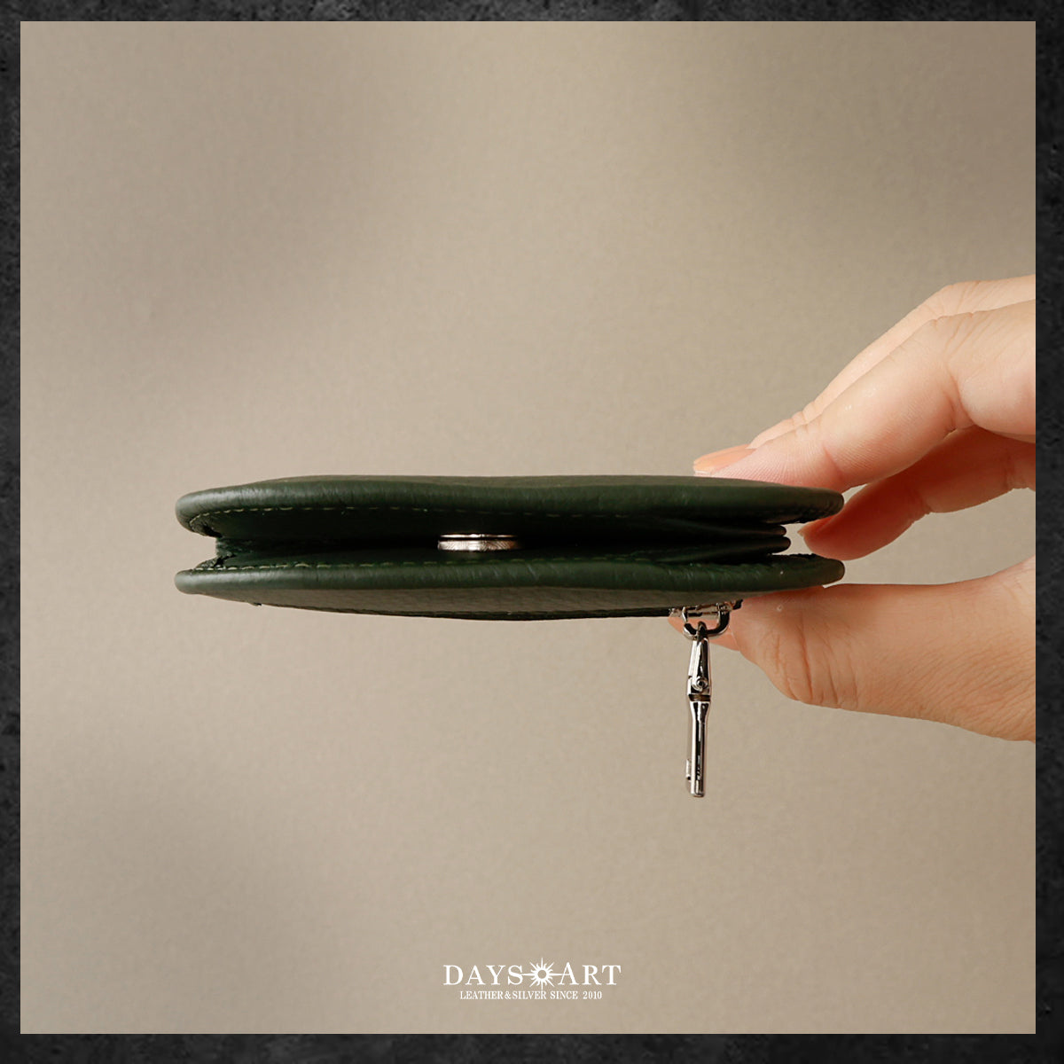 DAYSART 本革 薄くて小さい 2つ折り財布 lw260